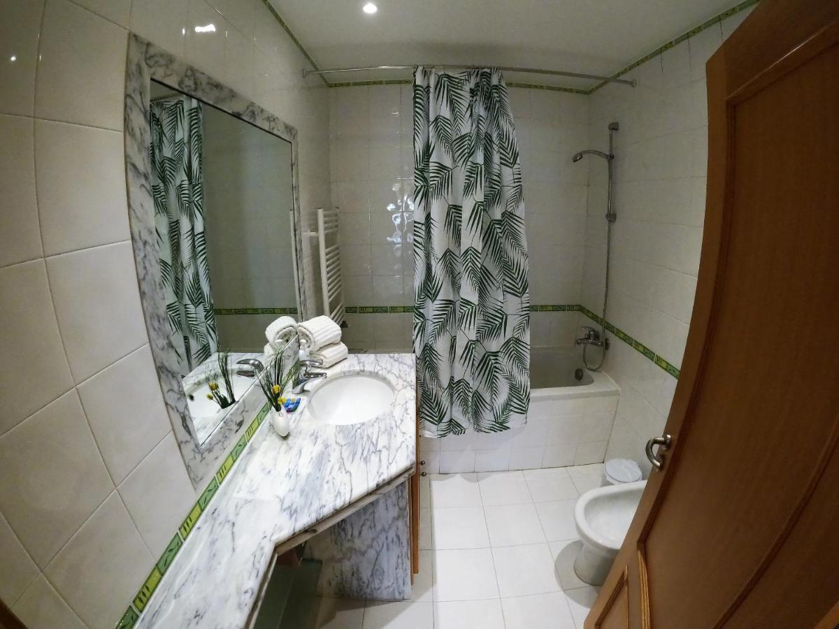 Lisbon 2 Bedroom Apartment With Balcony In Alges Exterior photo
